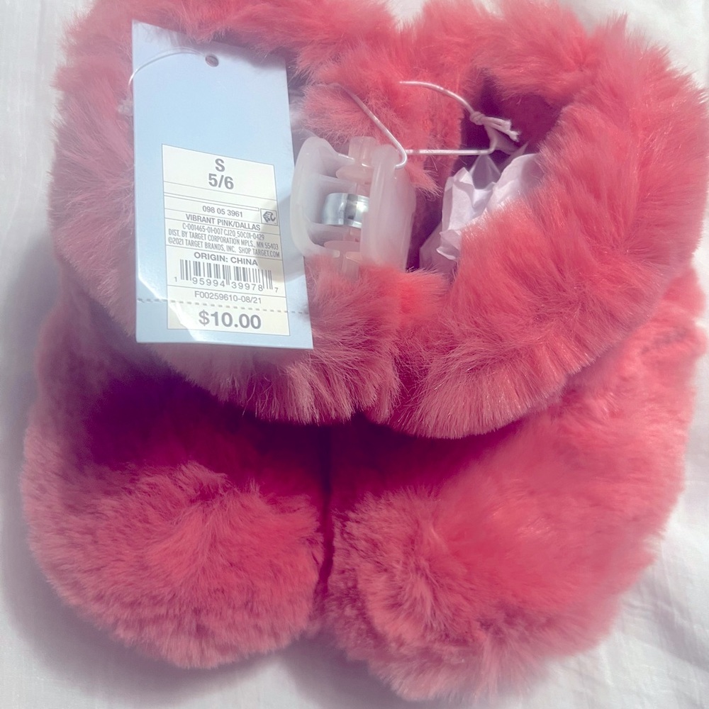 Little girls bedroom slippers